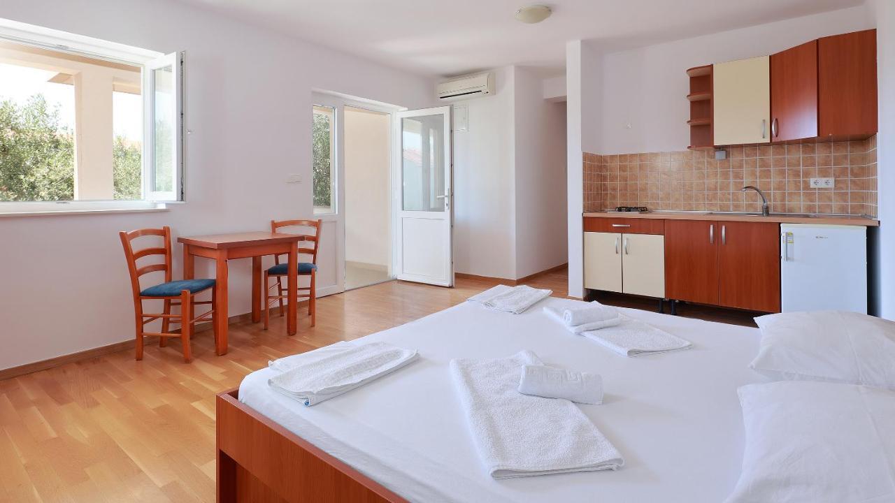 Apartments Tomy Novalja Dış mekan fotoğraf