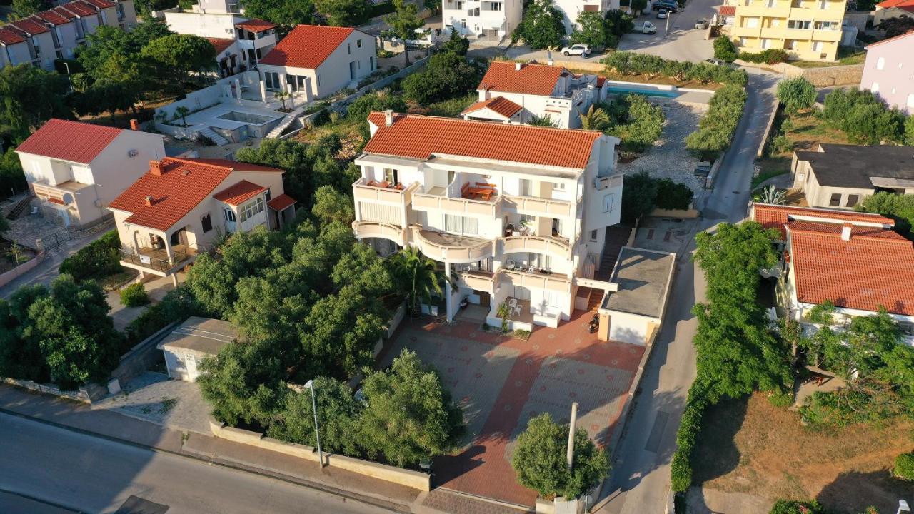 Apartments Tomy Novalja Dış mekan fotoğraf